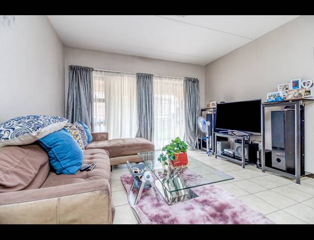 2 BEDROOM APARTMENT RENTED IN WILGEHEUWEL